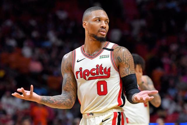 姆巴佩球员通道内找队友沟通没人理